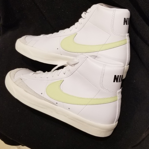 NIKE W BLAZER MID '77 Women's Size 11.5 / Men's Size 10 - Picture 4 of 5